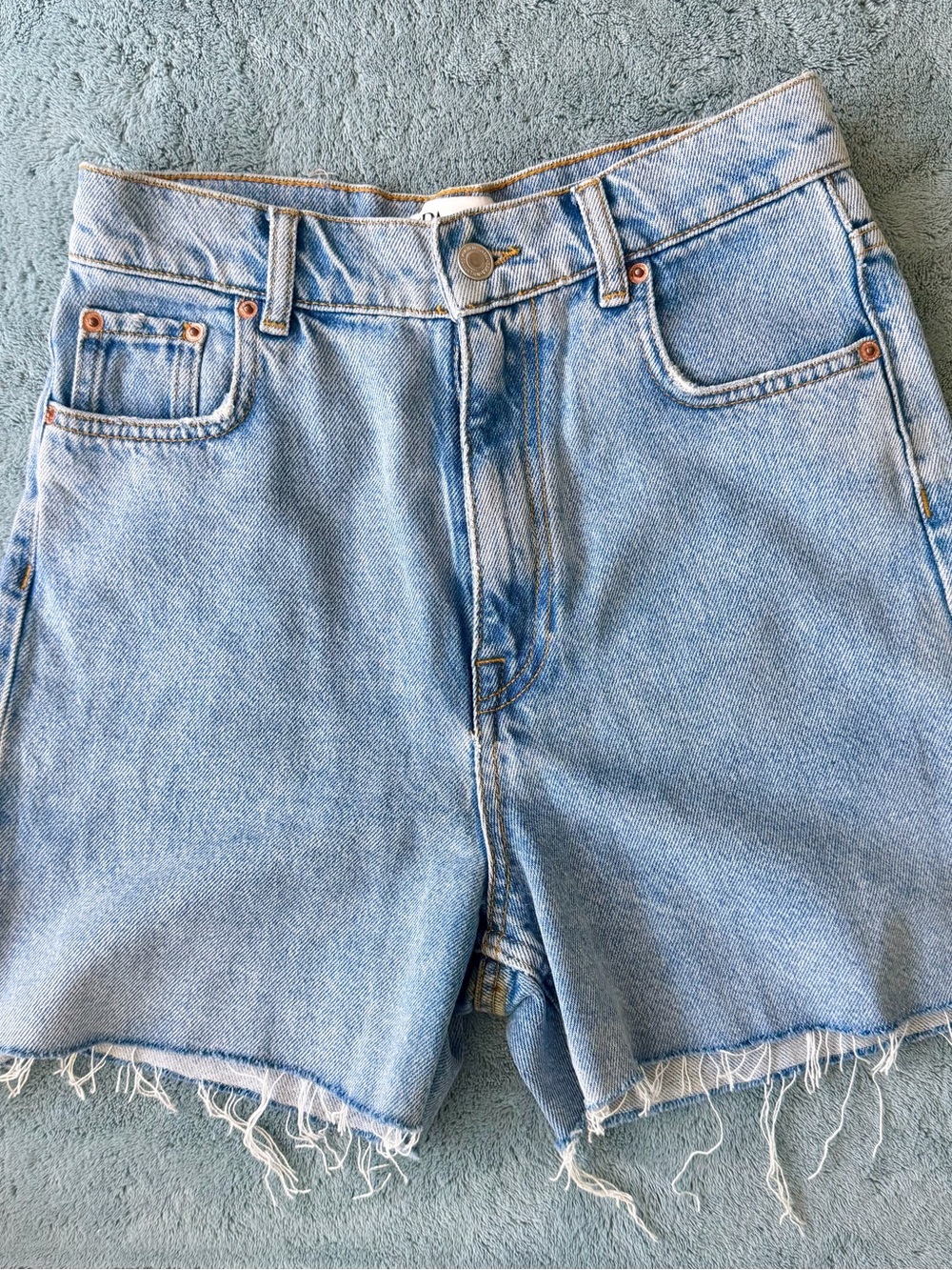 BNWOT Zara THE 90’s SHORT Light Blue Denim Shorts 02 34